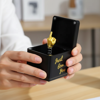 FCK Box z Wyskakującym Palcem – Upominek dla trolla