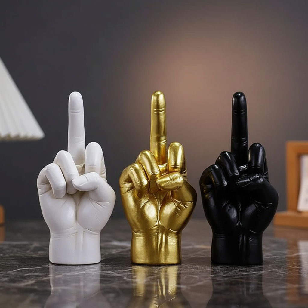 Figurka „Środkowy Palec” – Humorystyczna Ozdoba Idealna na Prezent